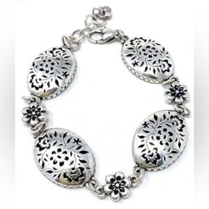 Brighton Mira Flor Collection Floral Oval Charm
Bracelet